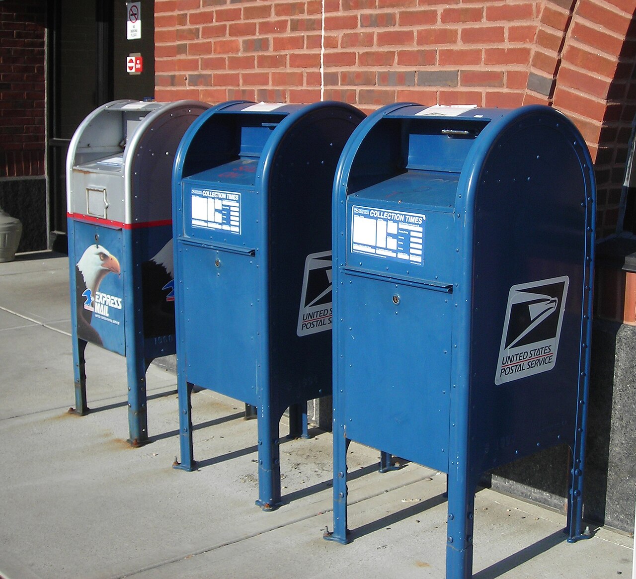 Photo of USPS mailboxes