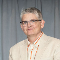 Photo of Suzanne Stanton